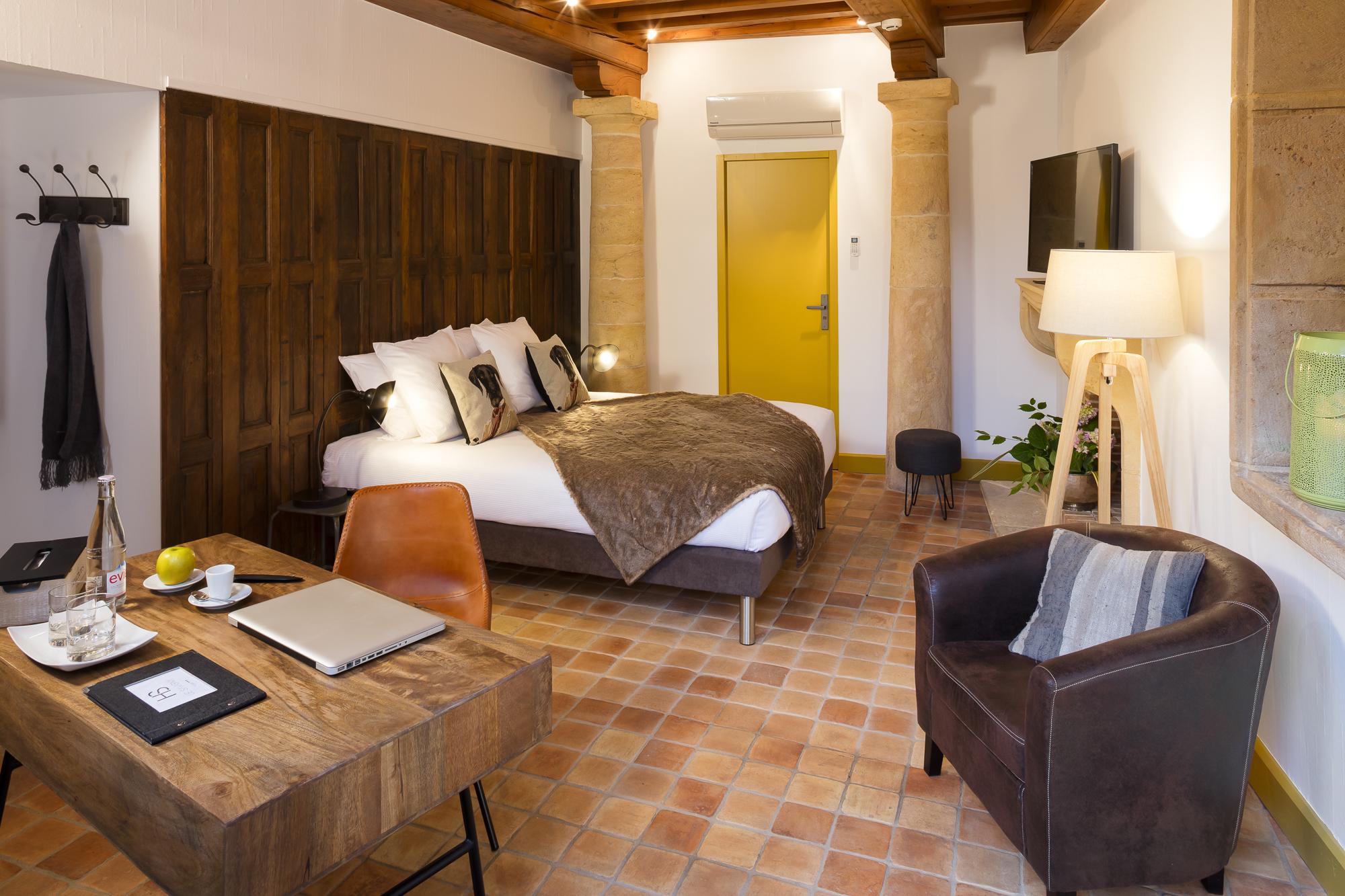 Contact Hotels Le Savigny & Spa Blacé Екстериор снимка