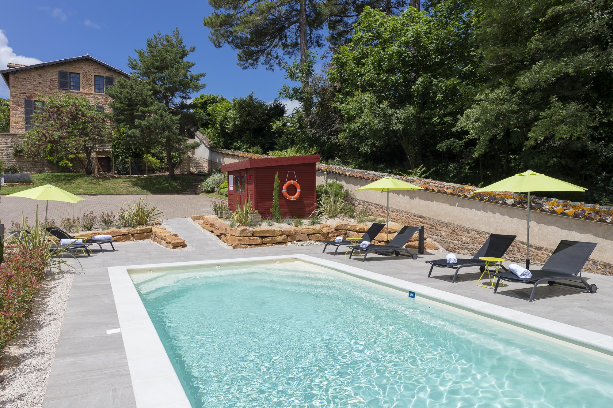 Contact Hotels Le Savigny & Spa Blacé Екстериор снимка