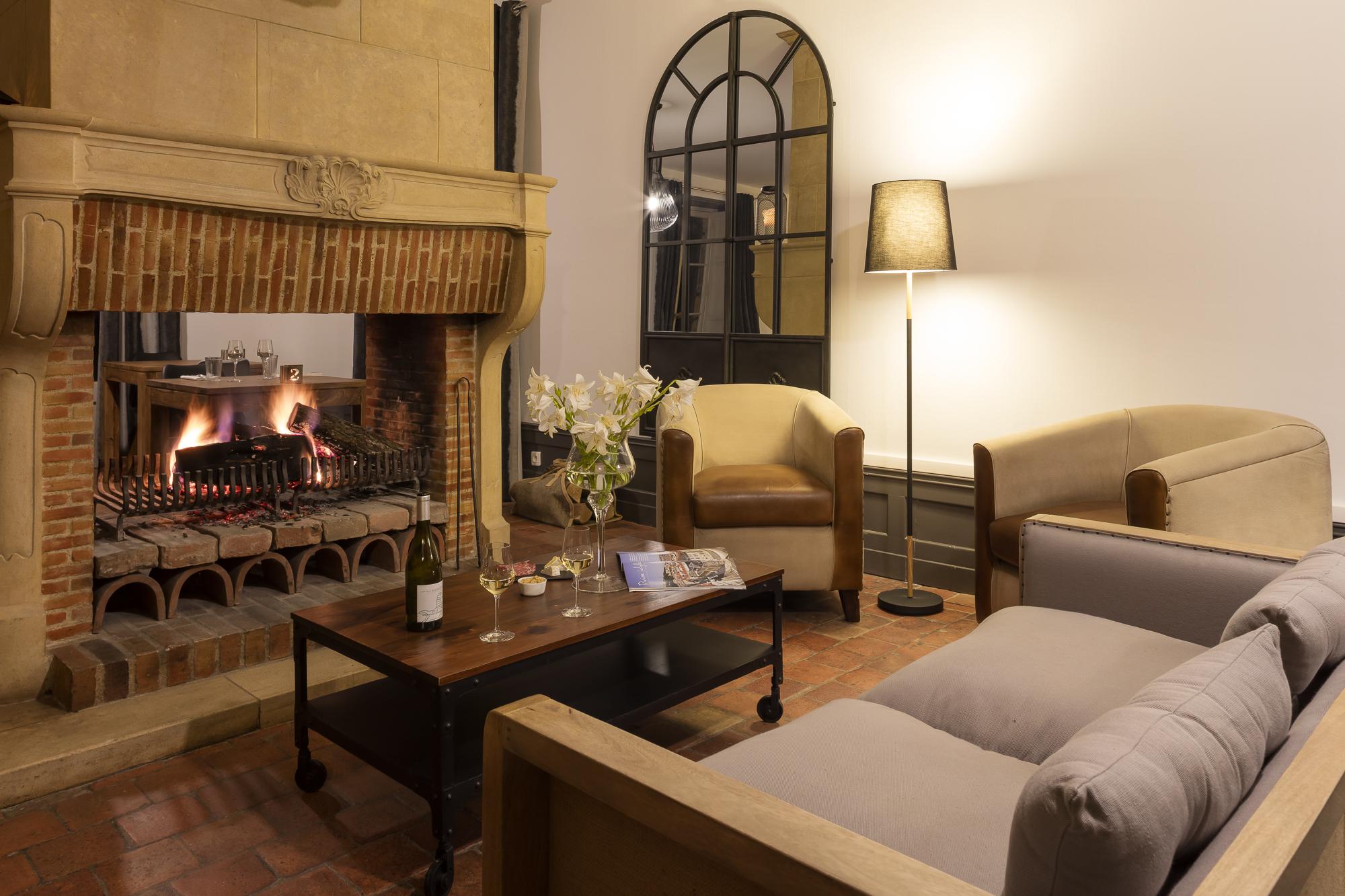 Contact Hotels Le Savigny & Spa Blacé Екстериор снимка