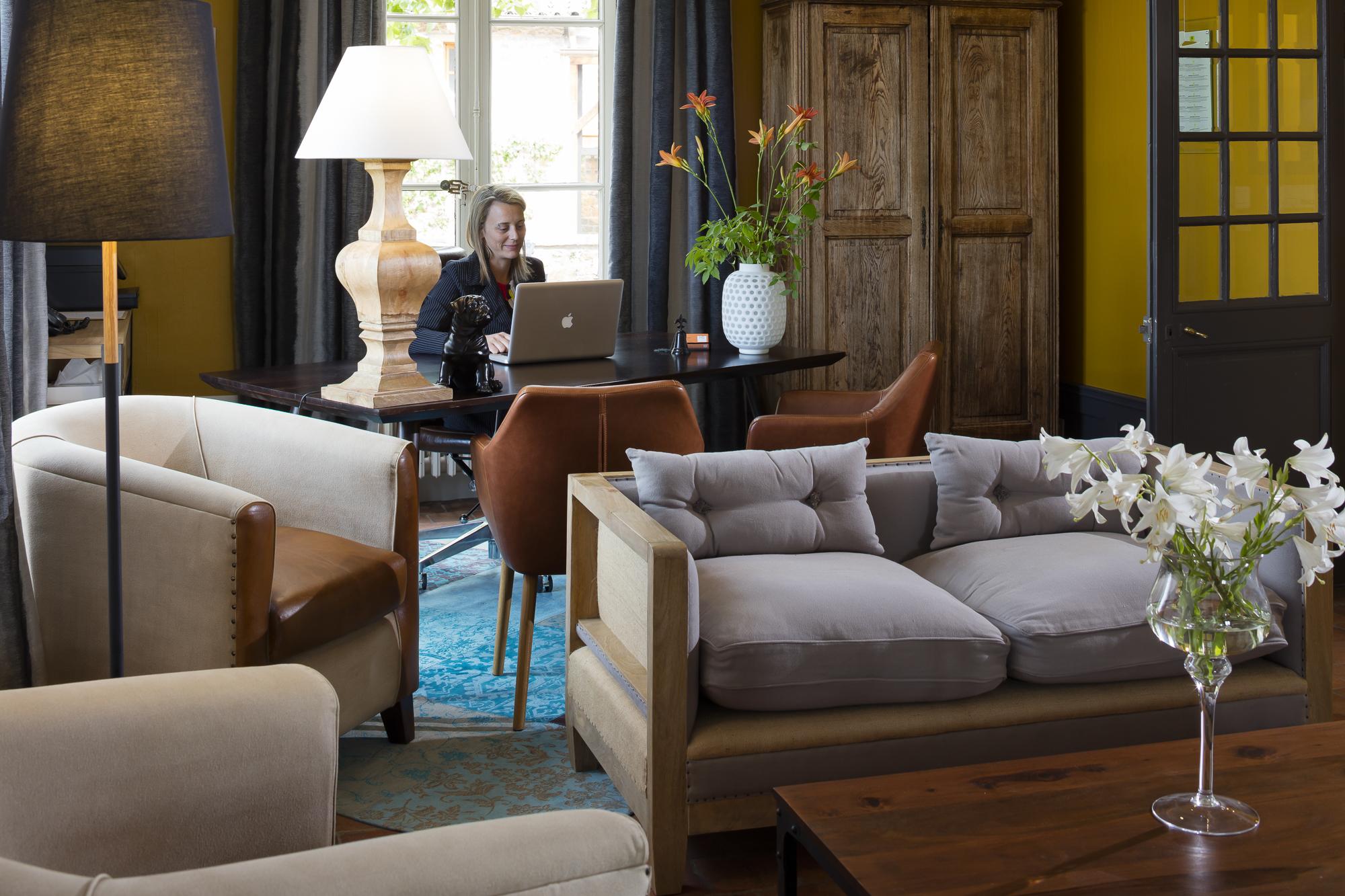 Contact Hotels Le Savigny & Spa Blacé Екстериор снимка