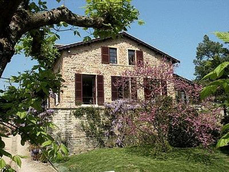 Contact Hotels Le Savigny & Spa Blacé Екстериор снимка