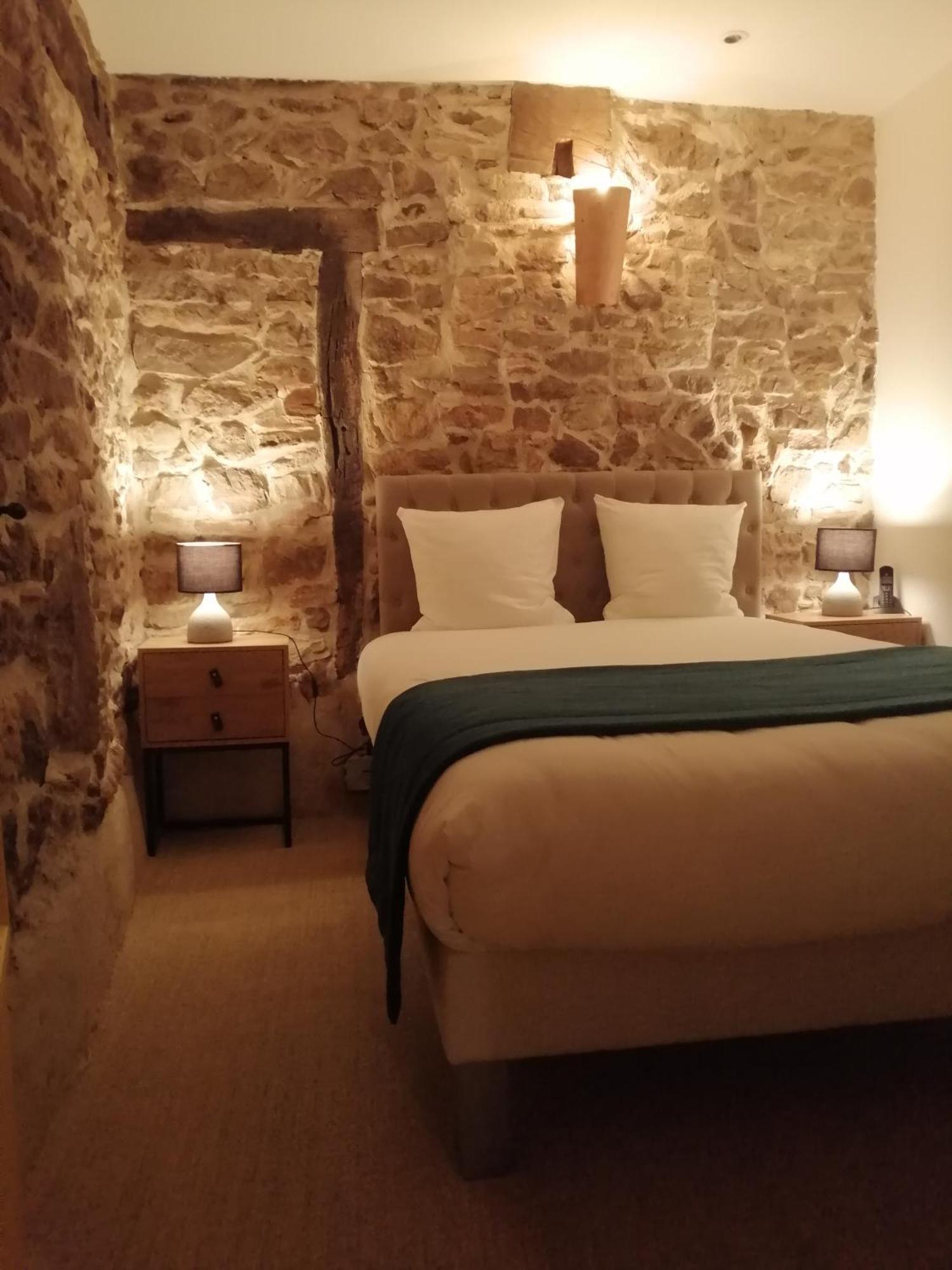 Contact Hotels Le Savigny & Spa Blacé Екстериор снимка