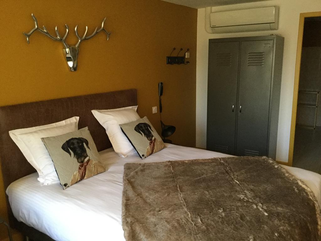 Contact Hotels Le Savigny & Spa Blacé Екстериор снимка