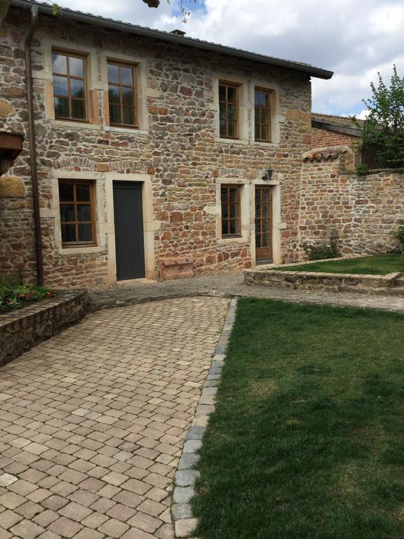 Contact Hotels Le Savigny & Spa Blacé Екстериор снимка