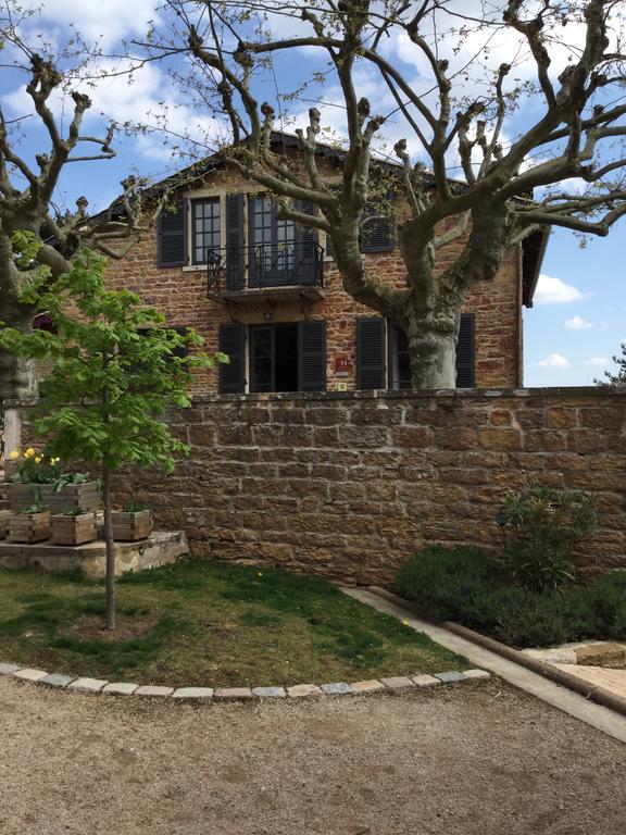 Contact Hotels Le Savigny & Spa Blacé Екстериор снимка