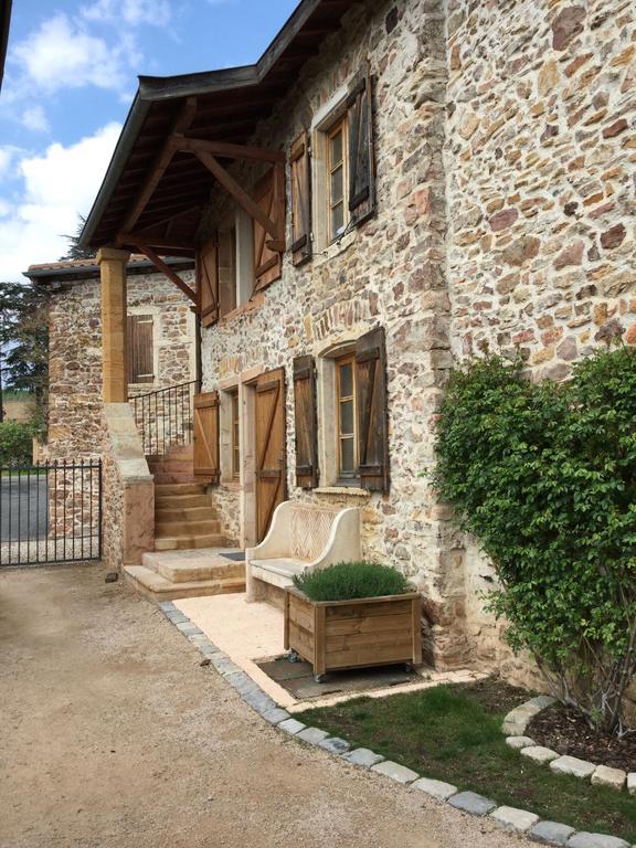Contact Hotels Le Savigny & Spa Blacé Екстериор снимка