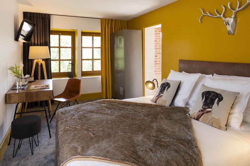 Contact Hotels Le Savigny & Spa Blacé Екстериор снимка